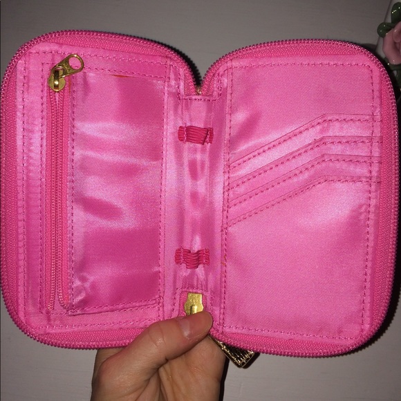 EUC Lilly Pulitzer cell phone/ Id wristlet - Picture 2 of 4